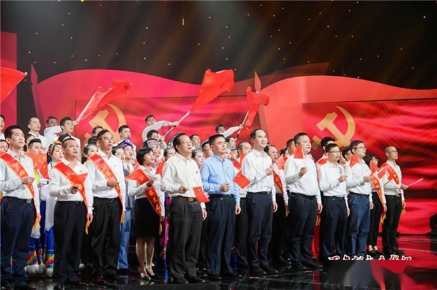 上升的白气球